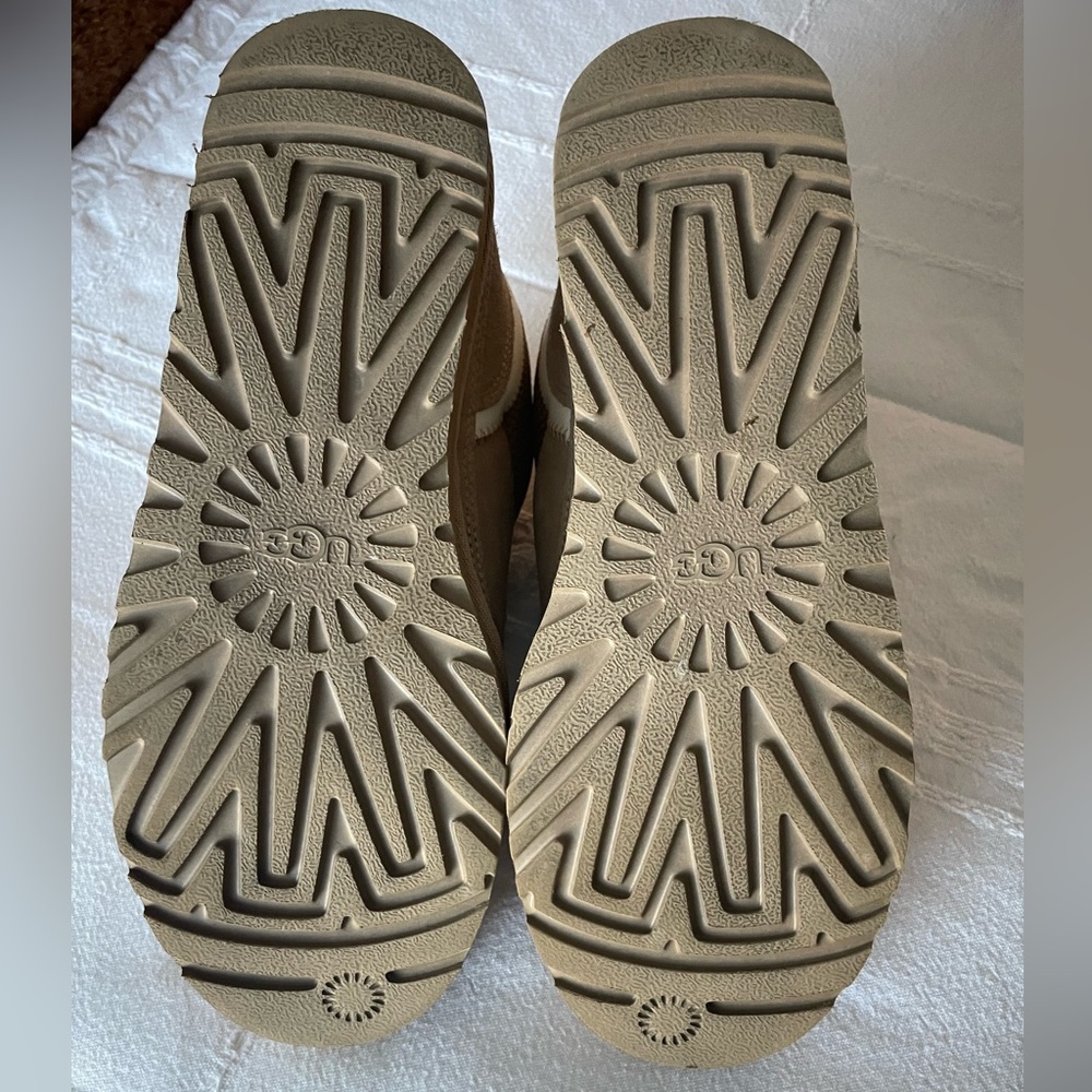 Women’s UGG Lowmel Sneaker Boot 8 - Picture 3 of 3